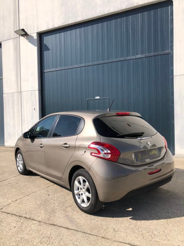 PEUGEOT 208 Style 1.4 HDI