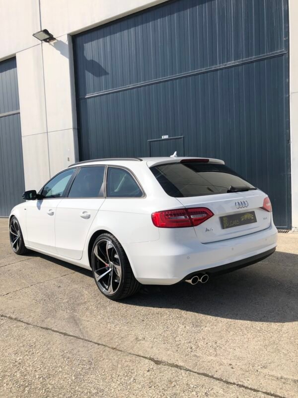 AUDI A4 Avant 2.0 TDI S LINE