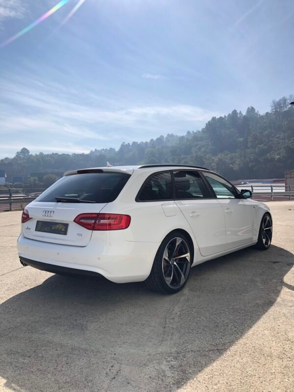 AUDI A4 Avant 2.0 TDI S LINE