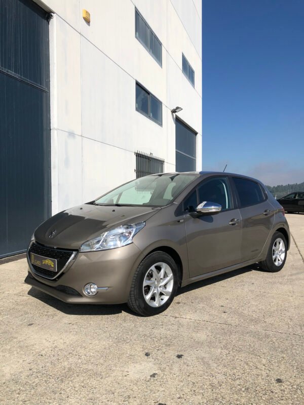 PEUGEOT 208 Style 1.4 HDI
