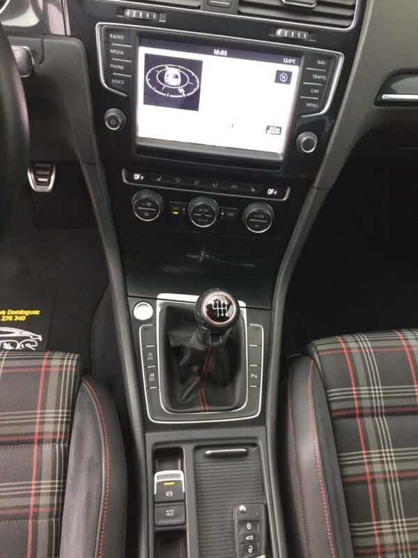 VOLKSWAGEN GOLF VII GTI GTI Performance 230CV