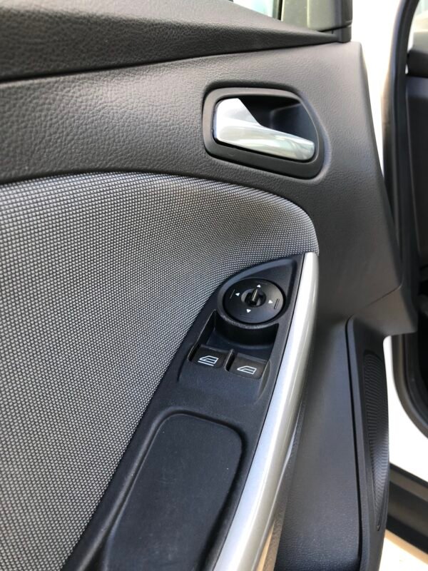 FORD Focus 1.6 16v TREND