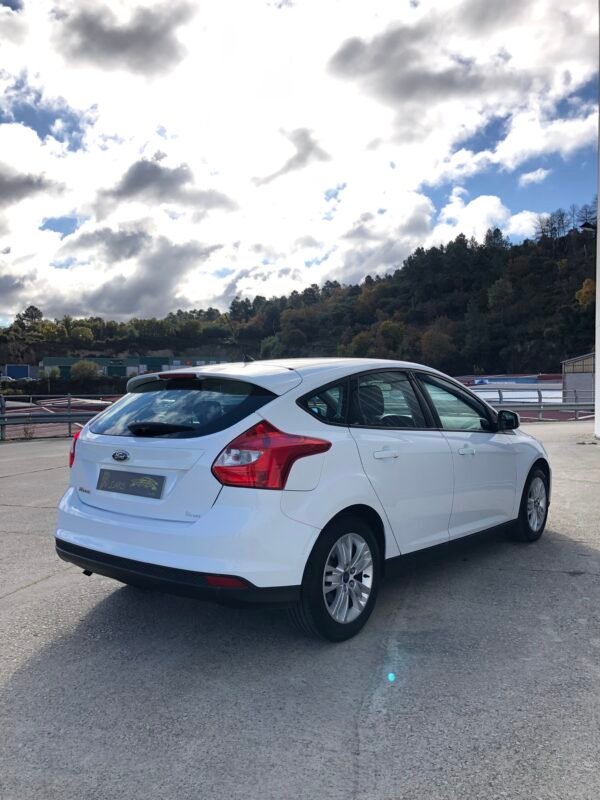 FORD Focus 1.6 16v TREND